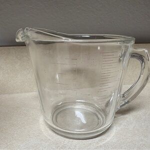 Vintage PYREX 4 cup 32 oz 1 qt Red Lettering Measuring Cup